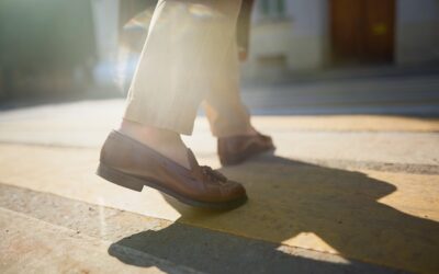 Come scegliere scarpe comfort per camminare tutto il giorno senza rinunciare allo stile